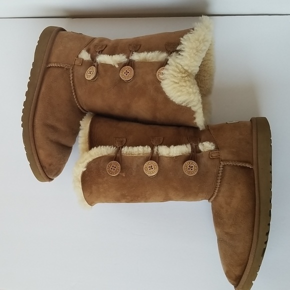 COPY - Uggs tall tan boots - Picture 5 of 11